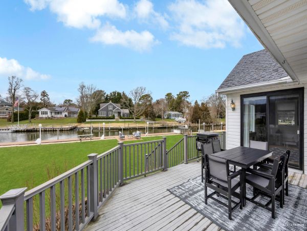 Luxury Escape: Hampton Bays Island Vacation Rental