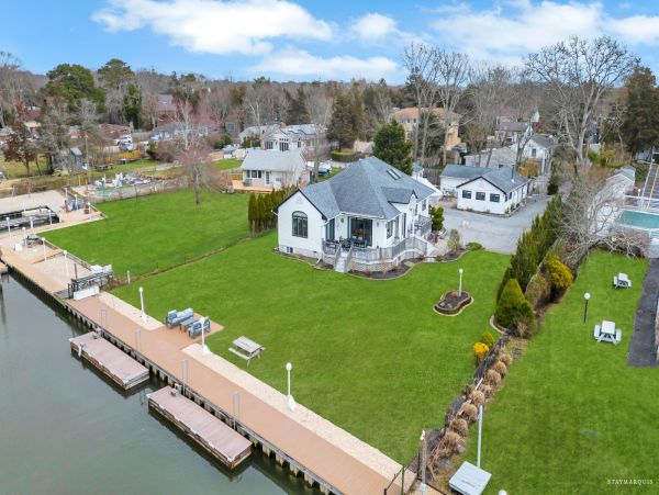 Luxury Escape: Hampton Bays Island Vacation Rental