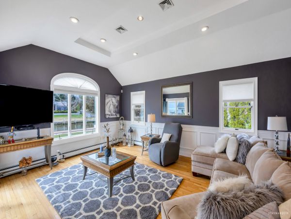 Luxury Escape: Hampton Bays Island Vacation Rental
