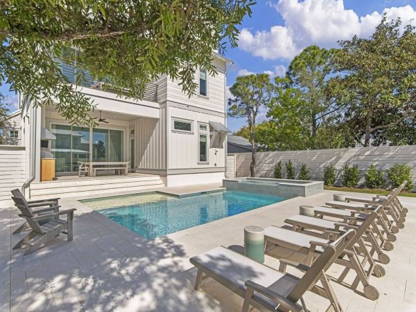 Stunning Vacation Home with Pool in a Prime Location Sleeps 26 Guests