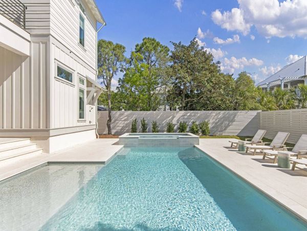 Stunning Vacation Home with Pool in a Prime Location Sleeps 26 Guests