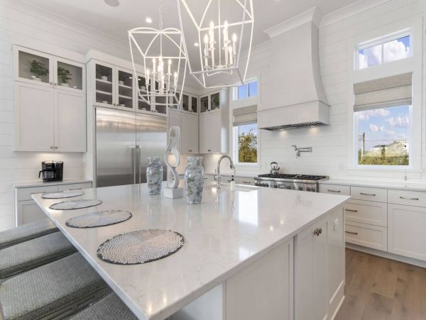 Stunning Vacation Home with Pool in a Prime Location Sleeps 26 Guests