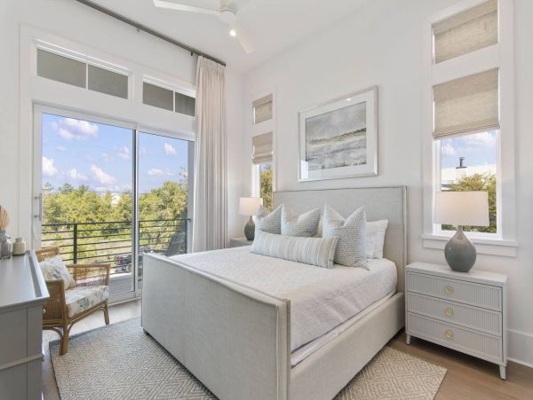 Stunning Vacation Home with Pool in a Prime Location Sleeps 26 Guests