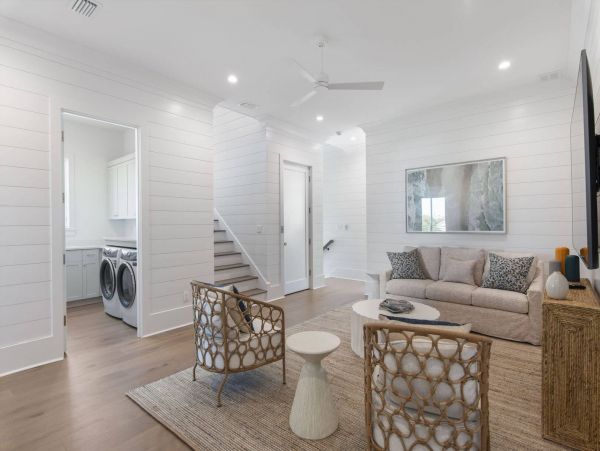 Stunning Vacation Home with Pool in a Prime Location Sleeps 26 Guests