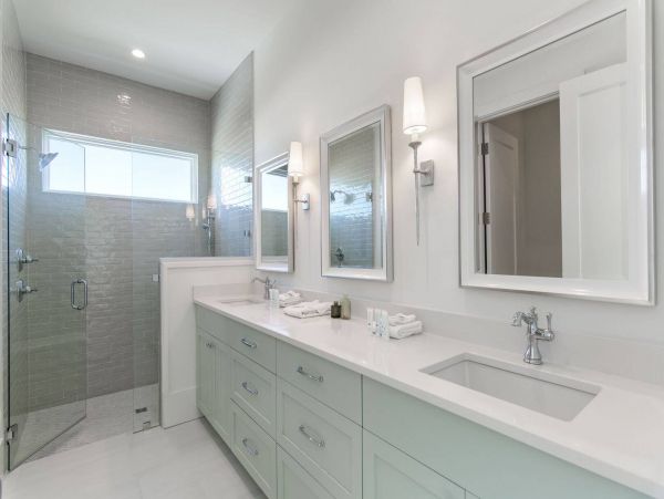 Stunning Vacation Home with Pool in a Prime Location Sleeps 26 Guests