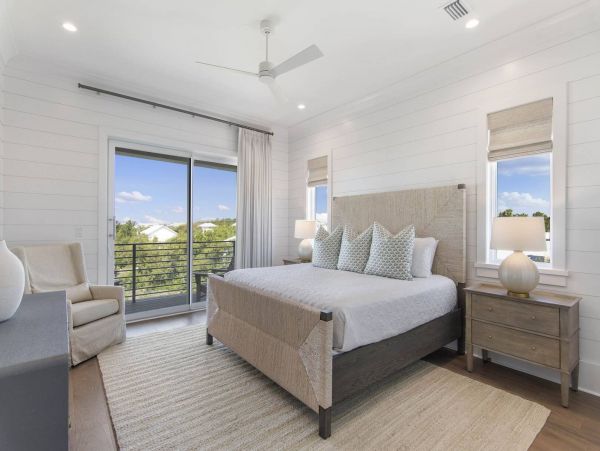 Stunning Vacation Home with Pool in a Prime Location Sleeps 26 Guests
