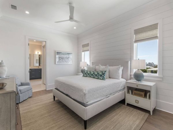 Stunning Vacation Home with Pool in a Prime Location Sleeps 26 Guests