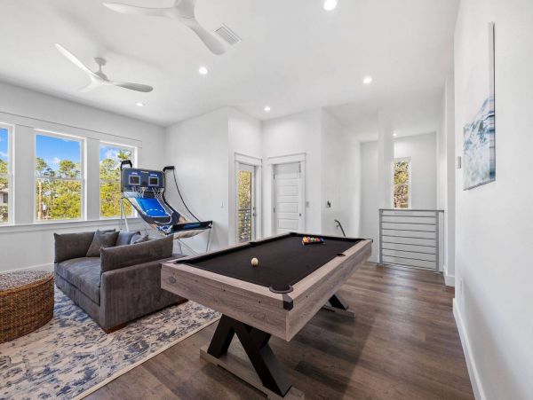 Luxury Vacation Home with 10  Bedrooms, Pool & Game Room