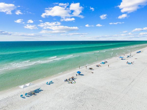 Luxury Vacation Home with 10  Bedrooms, Pool & Game Room