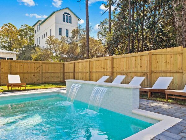 Luxury Vacation Home with 10  Bedrooms, Pool & Game Room