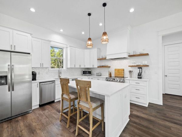 Luxury Vacation Home with 10  Bedrooms, Pool & Game Room