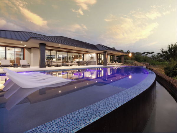 One of the Areas Most Exclusive Villas Steps to Beach