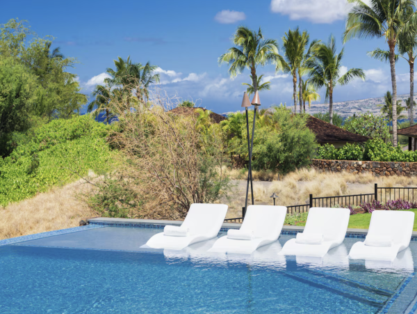 One of the Areas Most Exclusive Villas Steps to Beach