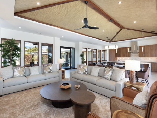 One of the Areas Most Exclusive Villas Steps to Beach