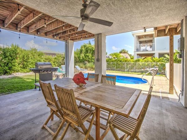 Stunning Sombrero Beach Townhome Canal Front with Pool