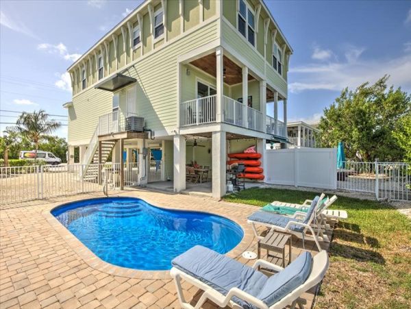 Stunning Sombrero Beach Townhome Canal Front with Pool