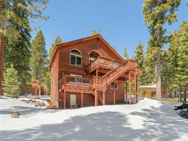 Lake Tahoe North Shore Vacation Home Sleeps Six Guests