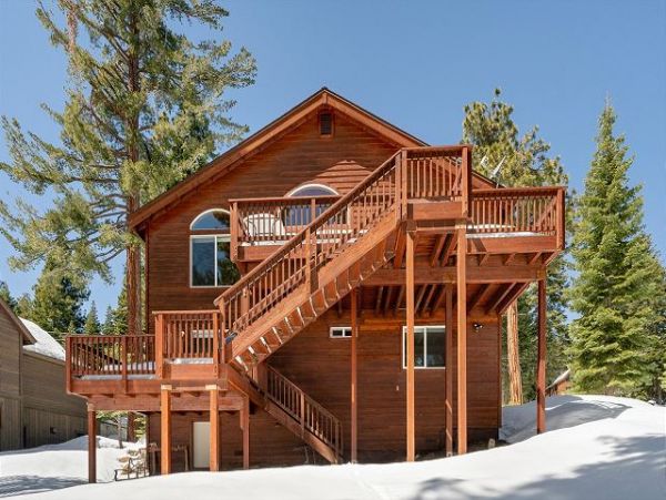 Lake Tahoe North Shore Vacation Home Sleeps Six Guests
