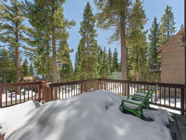 Lake Tahoe North Shore Vacation Home Sleeps Six Guests