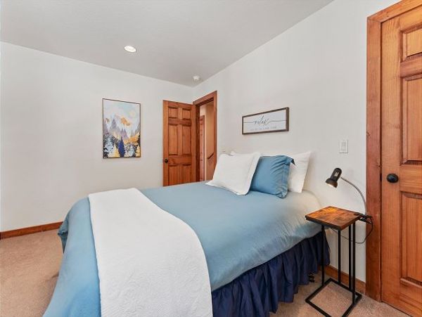 Lake Tahoe North Shore Vacation Home Sleeps Six Guests