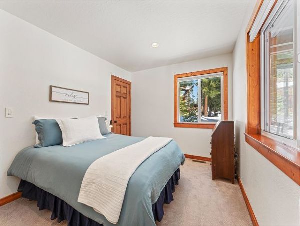 Lake Tahoe North Shore Vacation Home Sleeps Six Guests