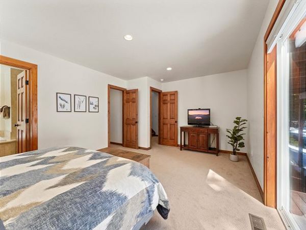 Lake Tahoe North Shore Vacation Home Sleeps Six Guests