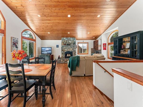 Lake Tahoe North Shore Vacation Home Sleeps Six Guests