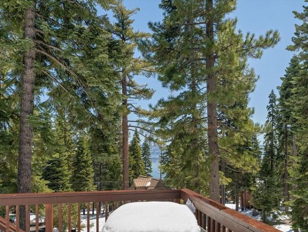 Lake Tahoe North Shore Vacation Home Sleeps Six Guests