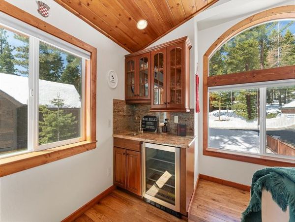 Lake Tahoe North Shore Vacation Home Sleeps Six Guests