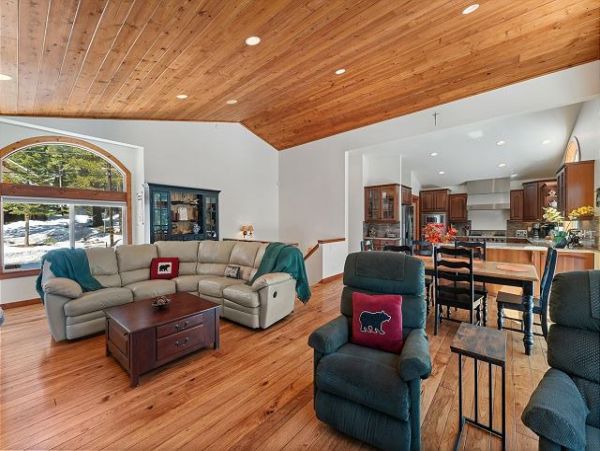 Lake Tahoe North Shore Vacation Home Sleeps Six Guests