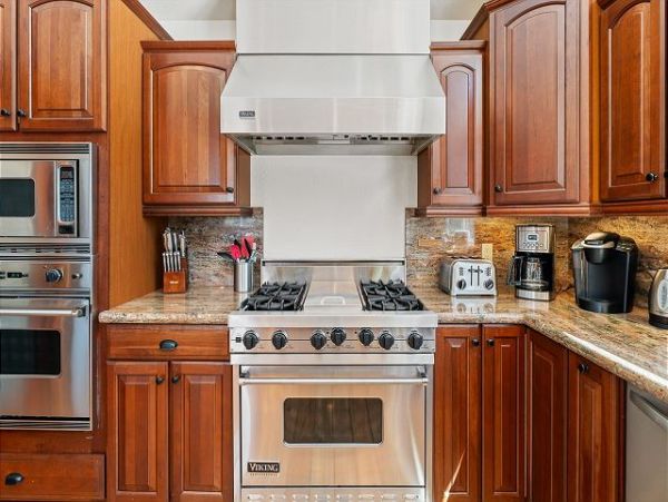 Lake Tahoe North Shore Vacation Home Sleeps Six Guests