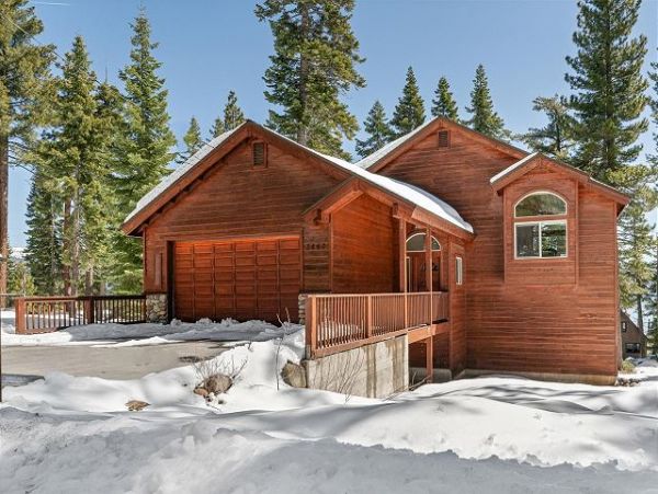 Lake Tahoe North Shore Vacation Home Sleeps Six Guests