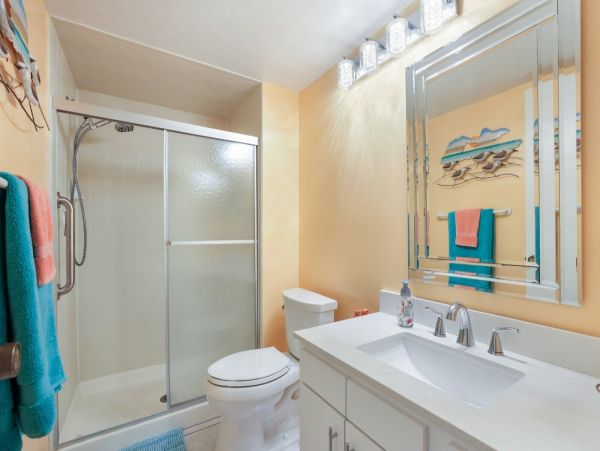 Two Bedroom Cozy Vacation Rental in Holmes Beach