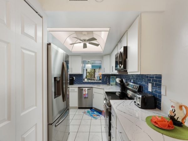 Two Bedroom Cozy Vacation Rental in Holmes Beach