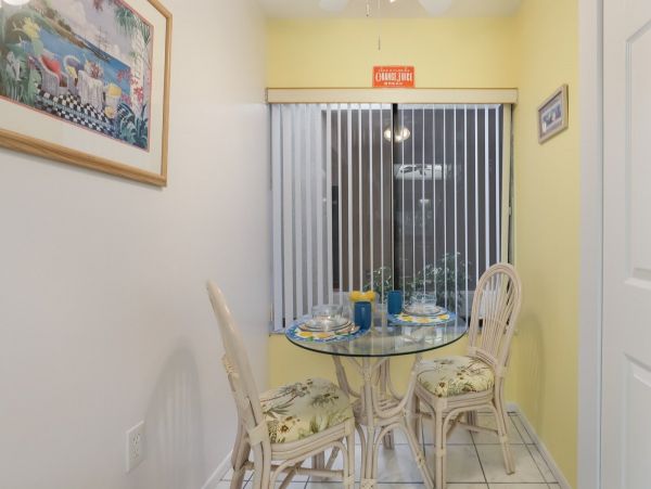 Two Bedroom Cozy Vacation Rental in Holmes Beach