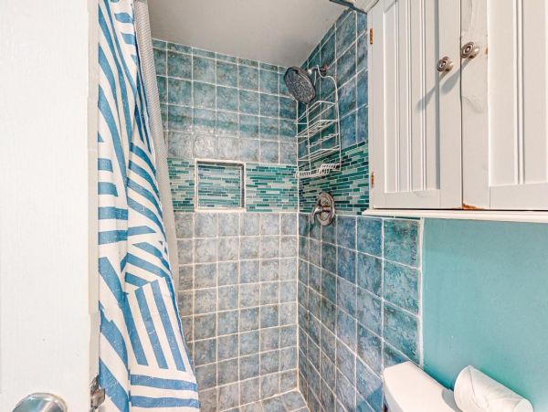 Lovely Condo in Hollywood FL with Beachfront Pool