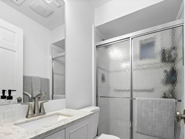 Waterfront Retreat with 4 Bedrooms in Longboat Key