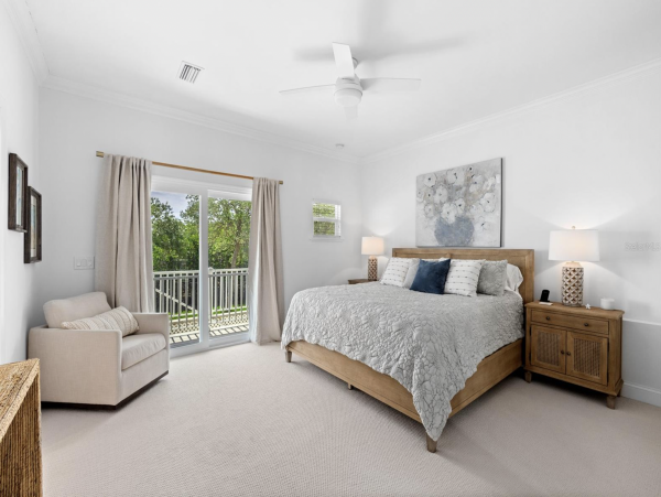 Waterfront Retreat with 4 Bedrooms in Longboat Key