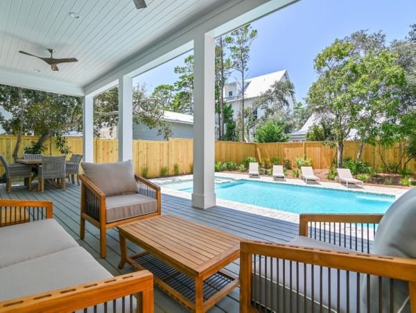 Santa Rosa Beach Vacation Home Sleeps 18 Guests Walk to Beach