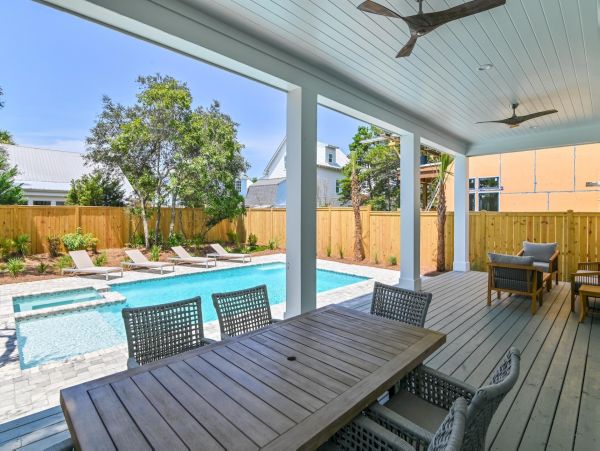 Santa Rosa Beach Vacation Home Sleeps 18 Guests Walk to Beach