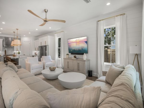 Santa Rosa Beach Vacation Home Sleeps 18 Guests Walk to Beach