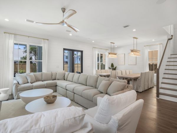 Santa Rosa Beach Vacation Home Sleeps 18 Guests Walk to Beach
