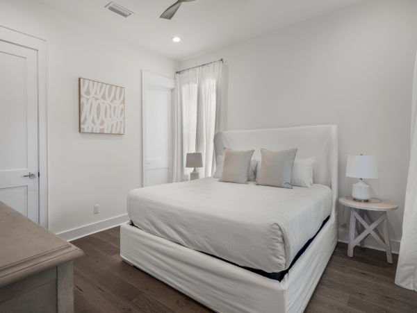 Santa Rosa Beach Vacation Home Sleeps 18 Guests Walk to Beach