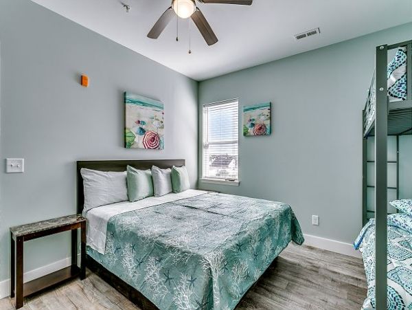 North Myrtle Beach Gorgeous 2 Adjoining Homes 14 Bdr Sleeps 50 Guests