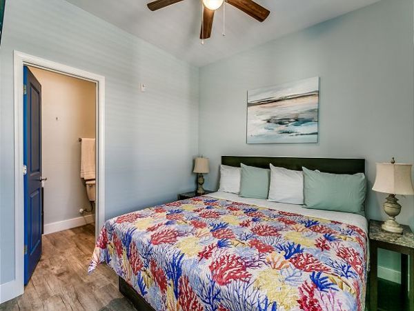 North Myrtle Beach Gorgeous 2 Adjoining Homes 14 Bdr Sleeps 50 Guests