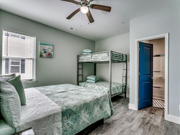 North Myrtle Beach Gorgeous 2 Adjoining Homes 14 Bdr Sleeps 50 Guests