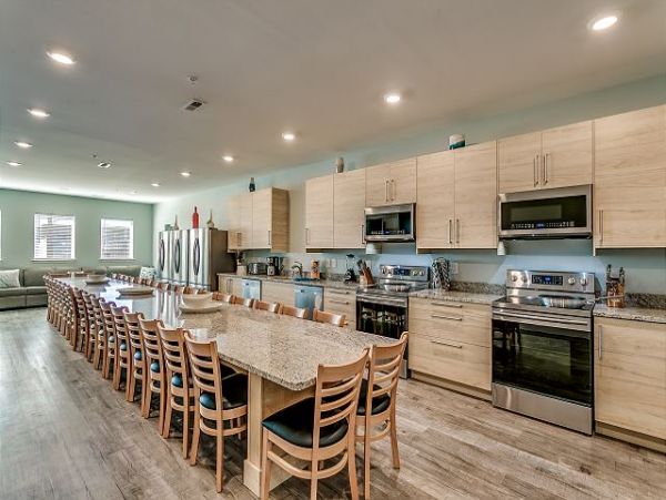 North Myrtle Beach Gorgeous 2 Adjoining Homes 14 Bdr Sleeps 50 Guests