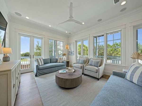 3 Level-Home with 7 Bedrooms Sleeps 19 Guests