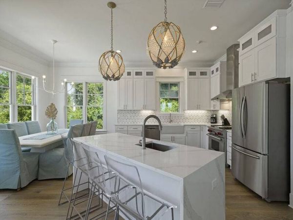 3 Level-Home with 7 Bedrooms Sleeps 19 Guests