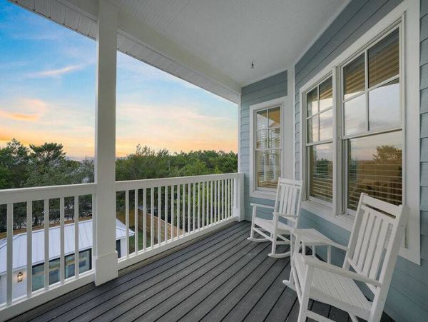 3 Level-Home with 7 Bedrooms Sleeps 19 Guests